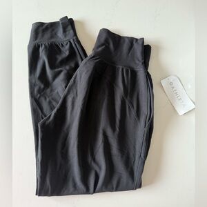 Athleta Salutation Jogger in Powervita